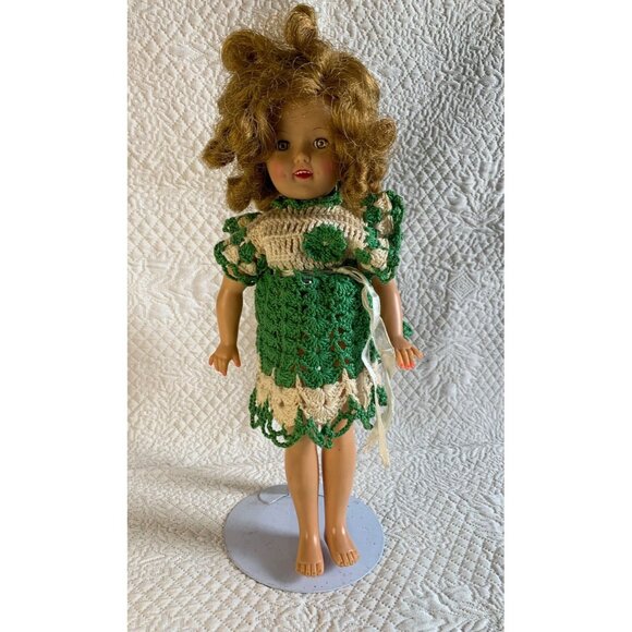 Vintage Shirley Temple Doll with Green & Ivory hand crocheted dress - Picture 11 of 11